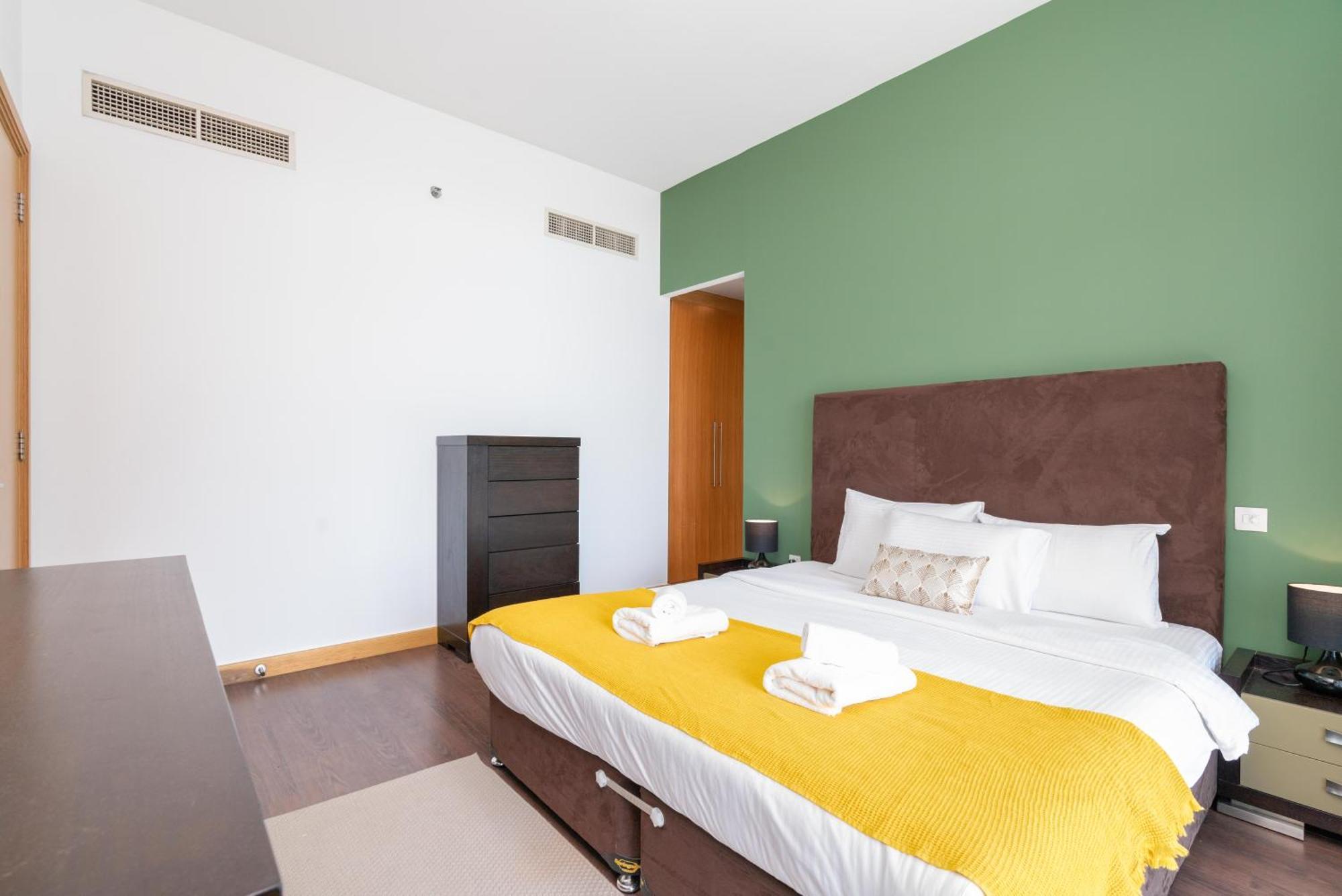 Vacay Lettings -2 Bed Iris Blue Dubai Marina Apartment ภายนอก รูปภาพ